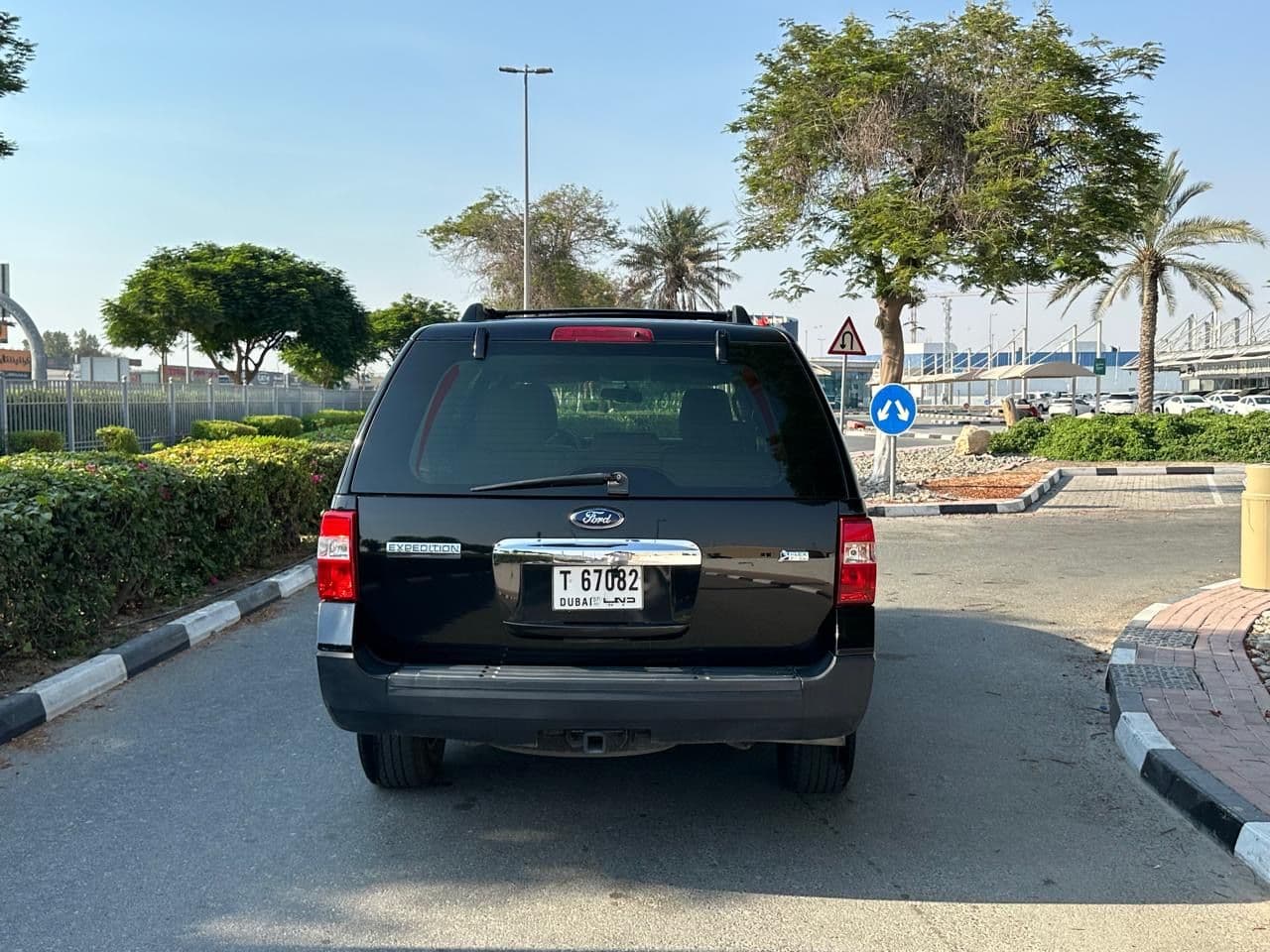 2013 Ford Expedition XLT -260,000km-GCC Specs - Thumbnail 5