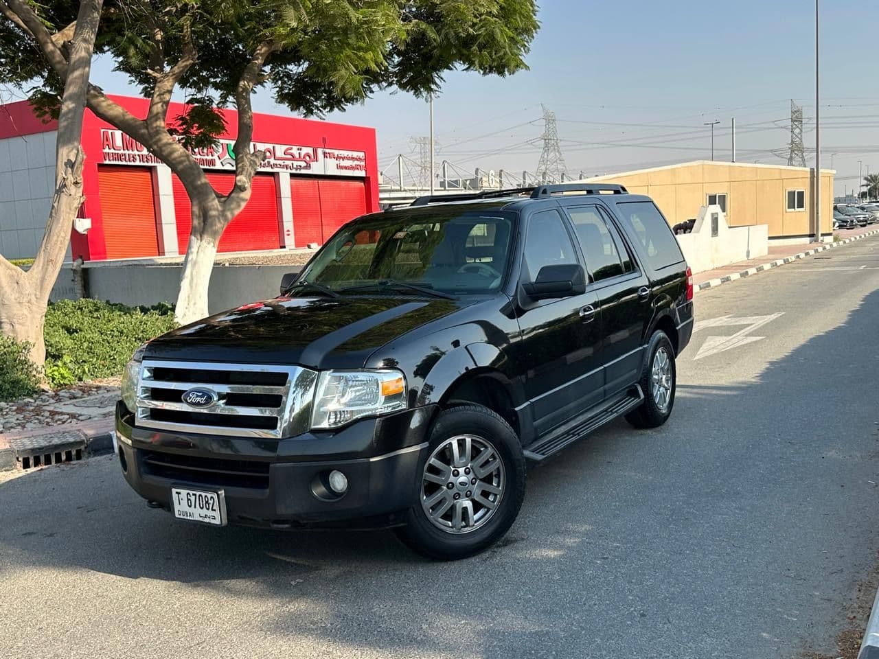 2013 Ford Expedition XLT -260,000km-GCC Specs - Thumbnail 2