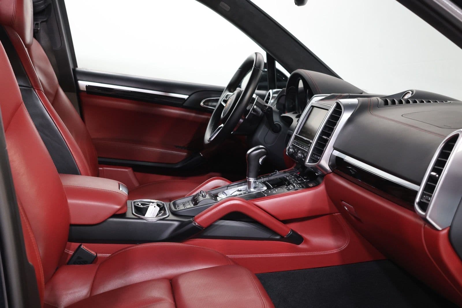 Porsche Cayenne GTS 2016 - GCc specs-138000km   - Thumbnail 15
