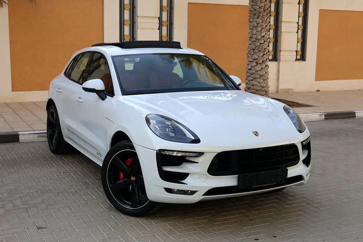 The Porsche Cayenne  UNDER WARRANTY FROM PORSCHE - ACCIDENT FREE - FULL SERVICE HISTORY FROM AGENCY - Thumbnail 2