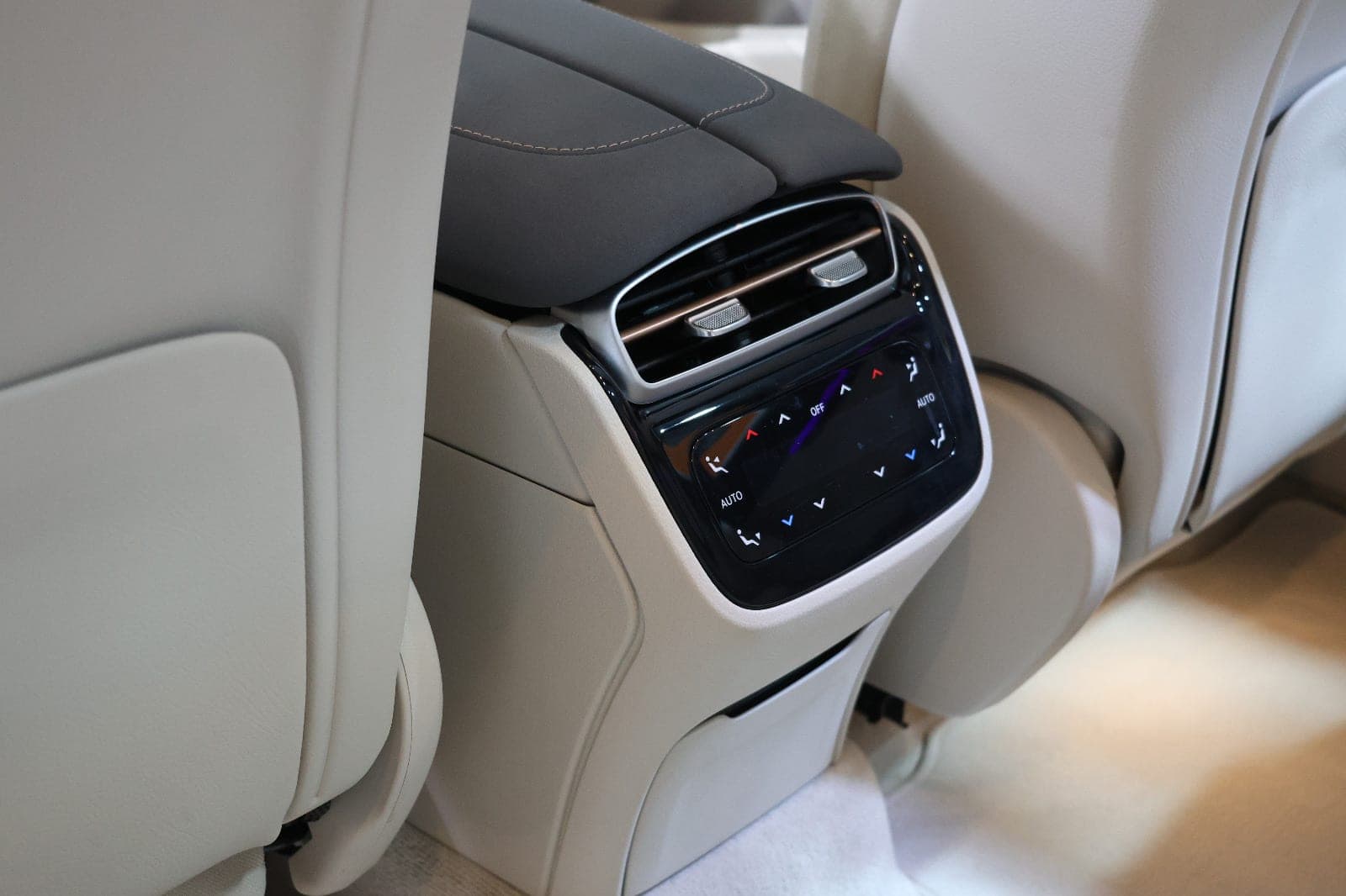 Mercedes-Benz EQS 580 4MATIC | 2023-33000KM | GCC Specs |  in immaculate condition. - Thumbnail 19