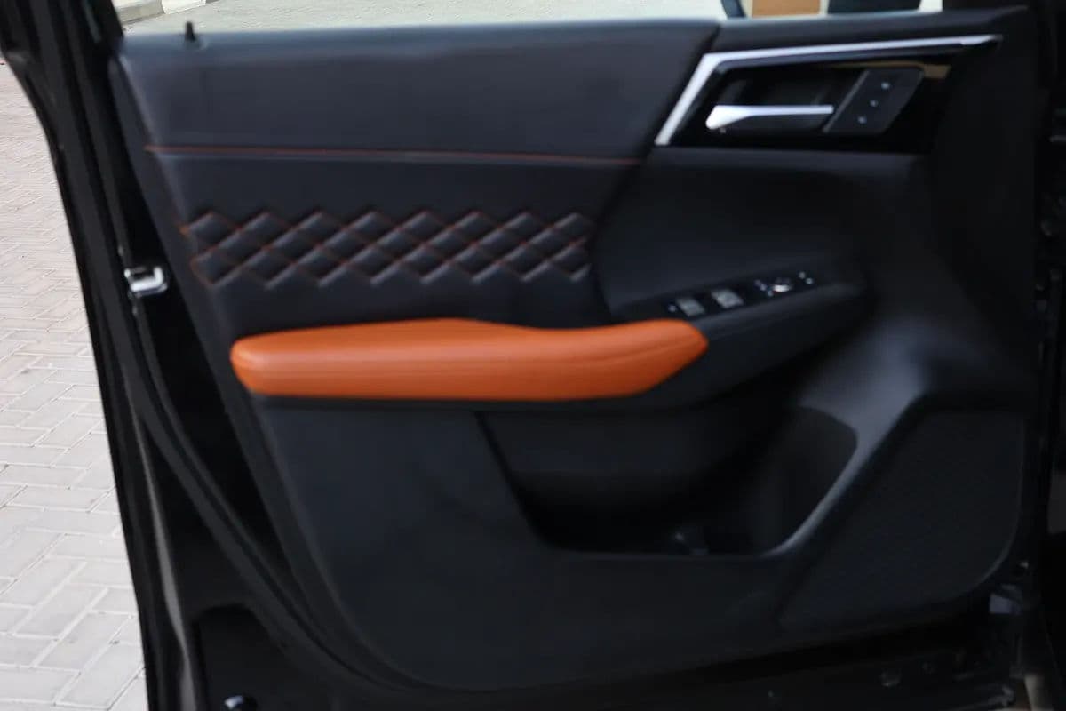 Mitsubishi Outlander Limited Edition 2025 -54000KM- GCC Specs - Brand New! - Thumbnail 8