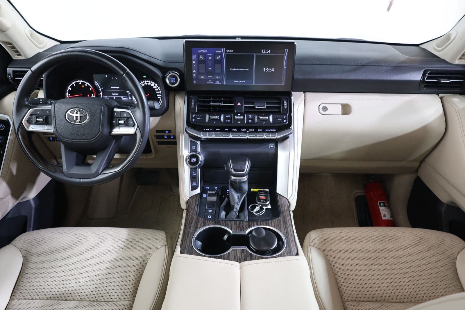 Pristine 2023 Toyota Land Cruiser VXR in impeccable condition GCC Specs - Thumbnail 13