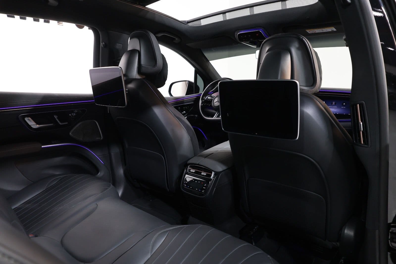 2023 Mercedes-Benz EQS 450 4MATIC. - Thumbnail 11
