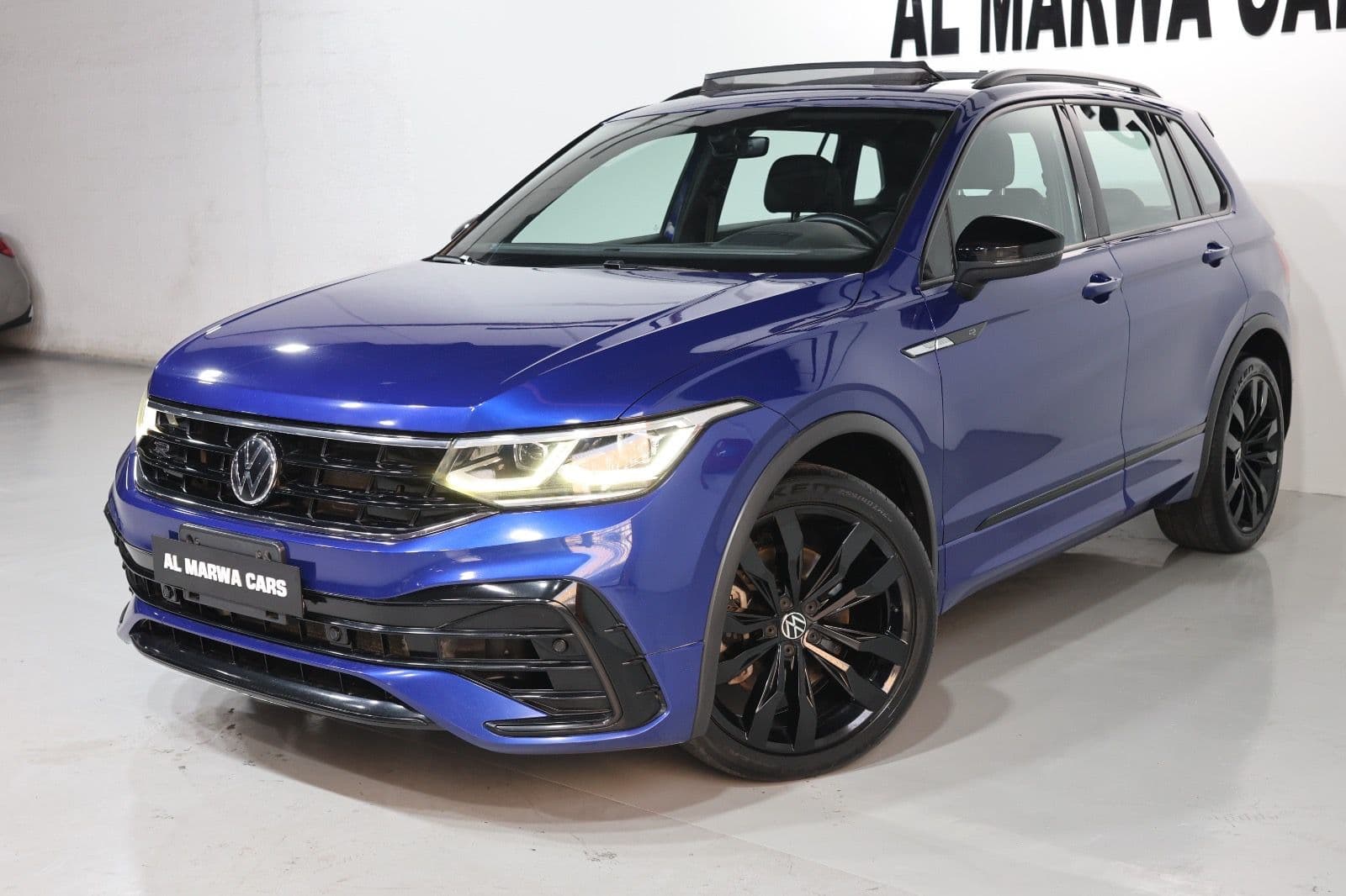 2021 Volkswagen Tiguan R-Line  - Image 1