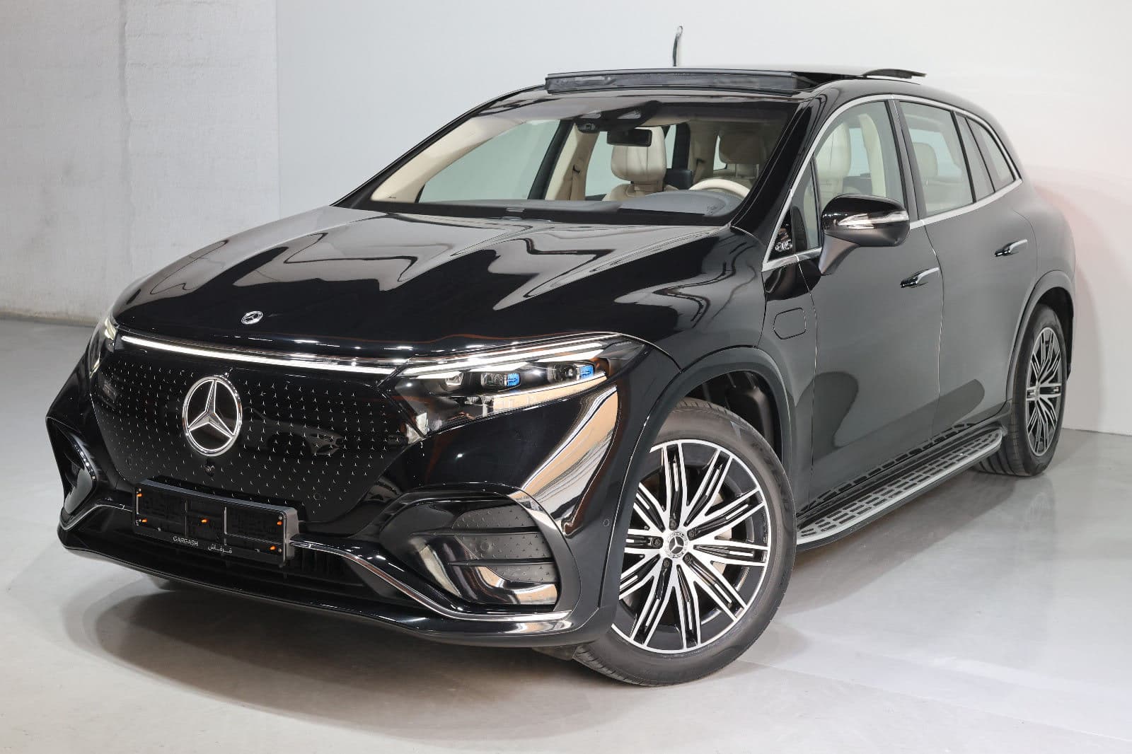 Mercedes-Benz EQS 580 4MATIC | 2023-33000KM | GCC Specs |  in immaculate condition.