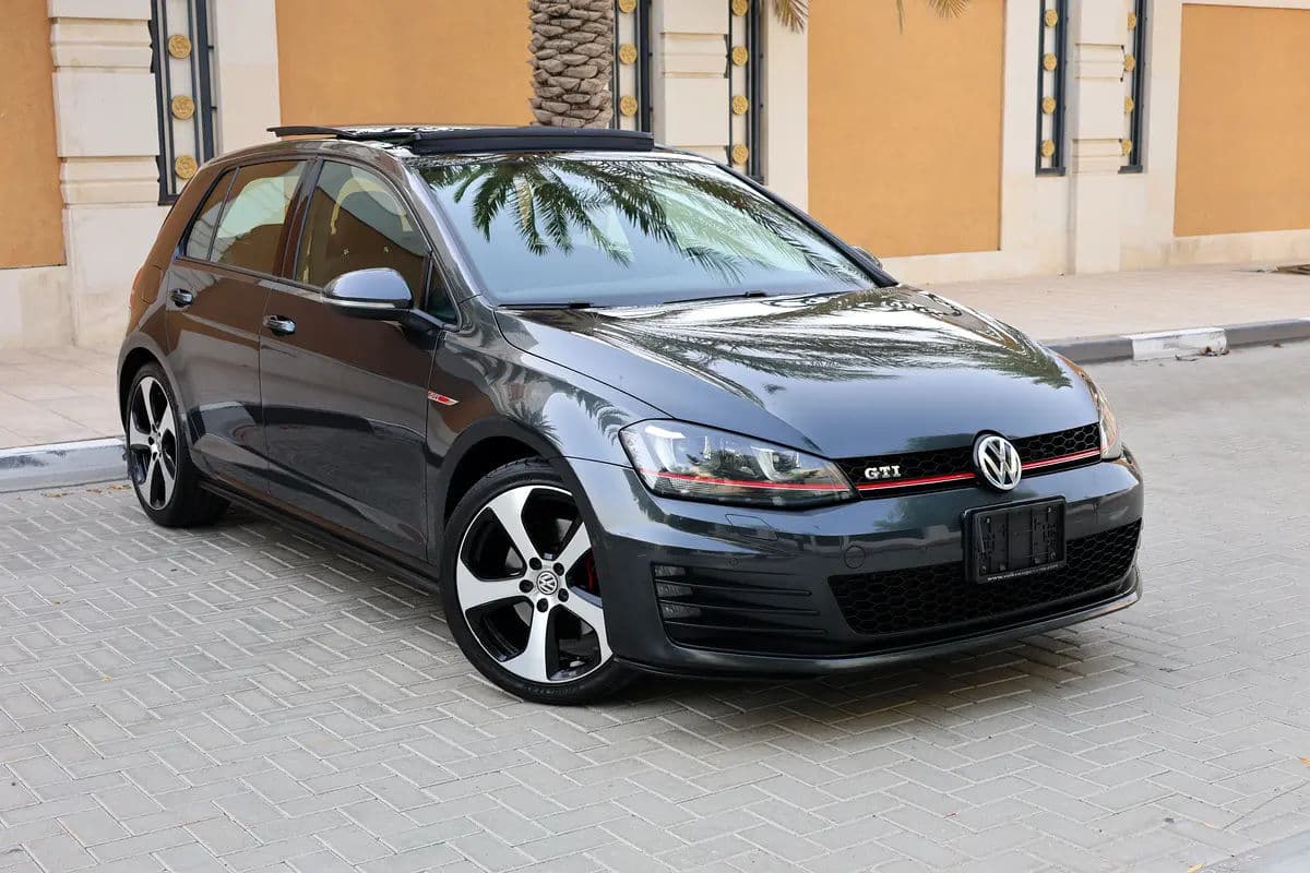 Volkswagen Golf GTI 2017 - 134000km-GCC Specs - Excellent Condition - Image 1