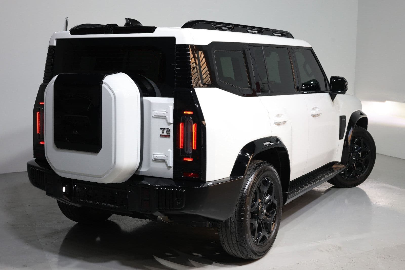 Jetour T2 Luxury Plus 2025 GCC Specs-19000km-Under warranty-Pristine condition - Thumbnail 3