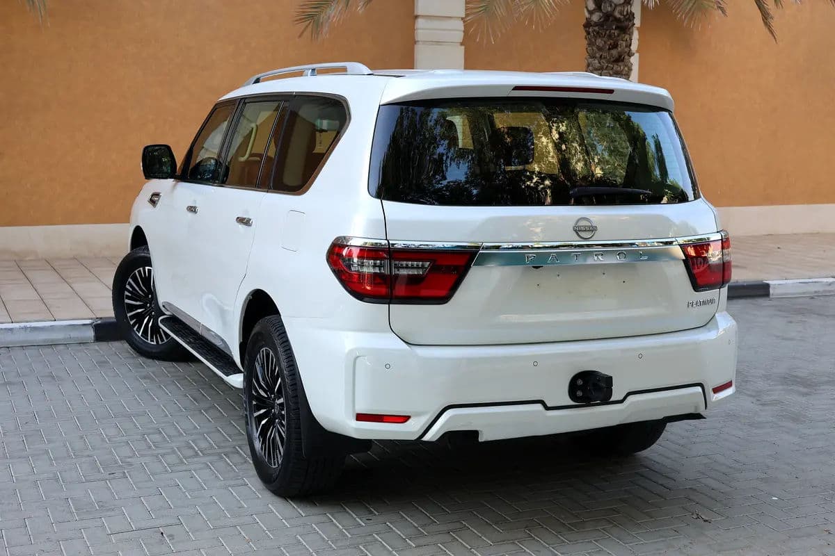 PATROL V6 SE PLATINUM - GCC SPECS - PPF - WARRANTY AND SERVICE - ACCIDENT FREE - - Thumbnail 5