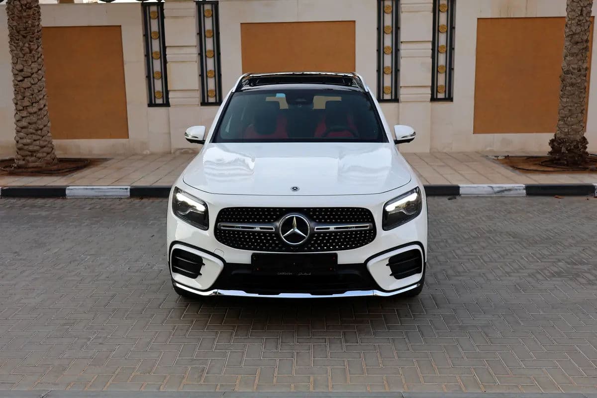 MERCEDES-BENZ GLB 250-2025-8000KM-GCC SPECS-UNDER WARRANTY  SERVICE FROM MRCEDES DEALER - Thumbnail 5