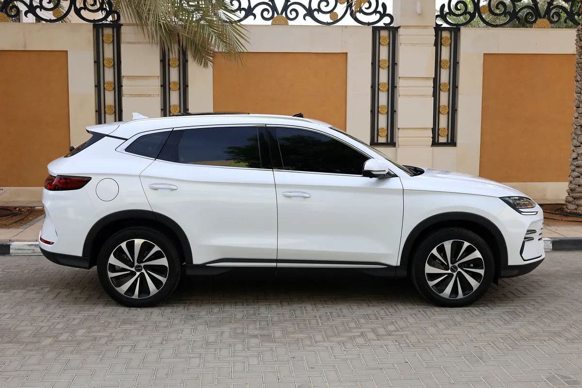 YD SONG PLUS PREMIUBM - 6YRS WARRANTY / 45,000 KM SERVICE - 8YRS BATTERY WARRANTY - GCC SPECS - - Thumbnail 9