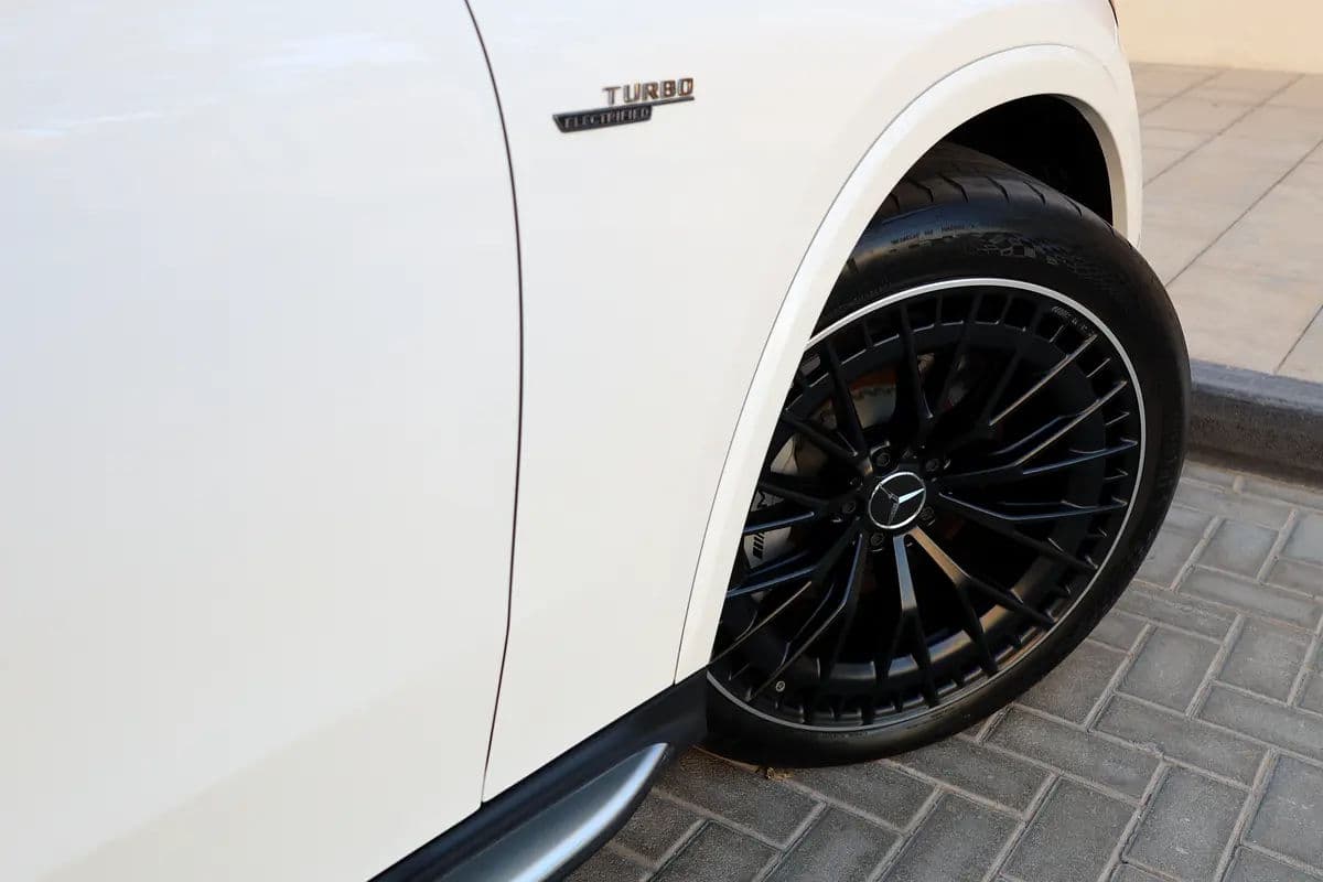 Mercedes-Benz -GLC43- COUPE 570KM-2025-GCC SPECS -BRAND NEW warranty service from GARGASH - Thumbnail 5