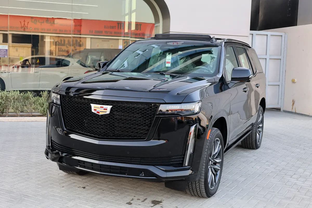 CADILLAC ESCALADE 600 SPORT PLATINUM-0KM-2024-GCC SPECS-UNDER WARRANTY  SERVICE-BRAND NEW - Thumbnail 3