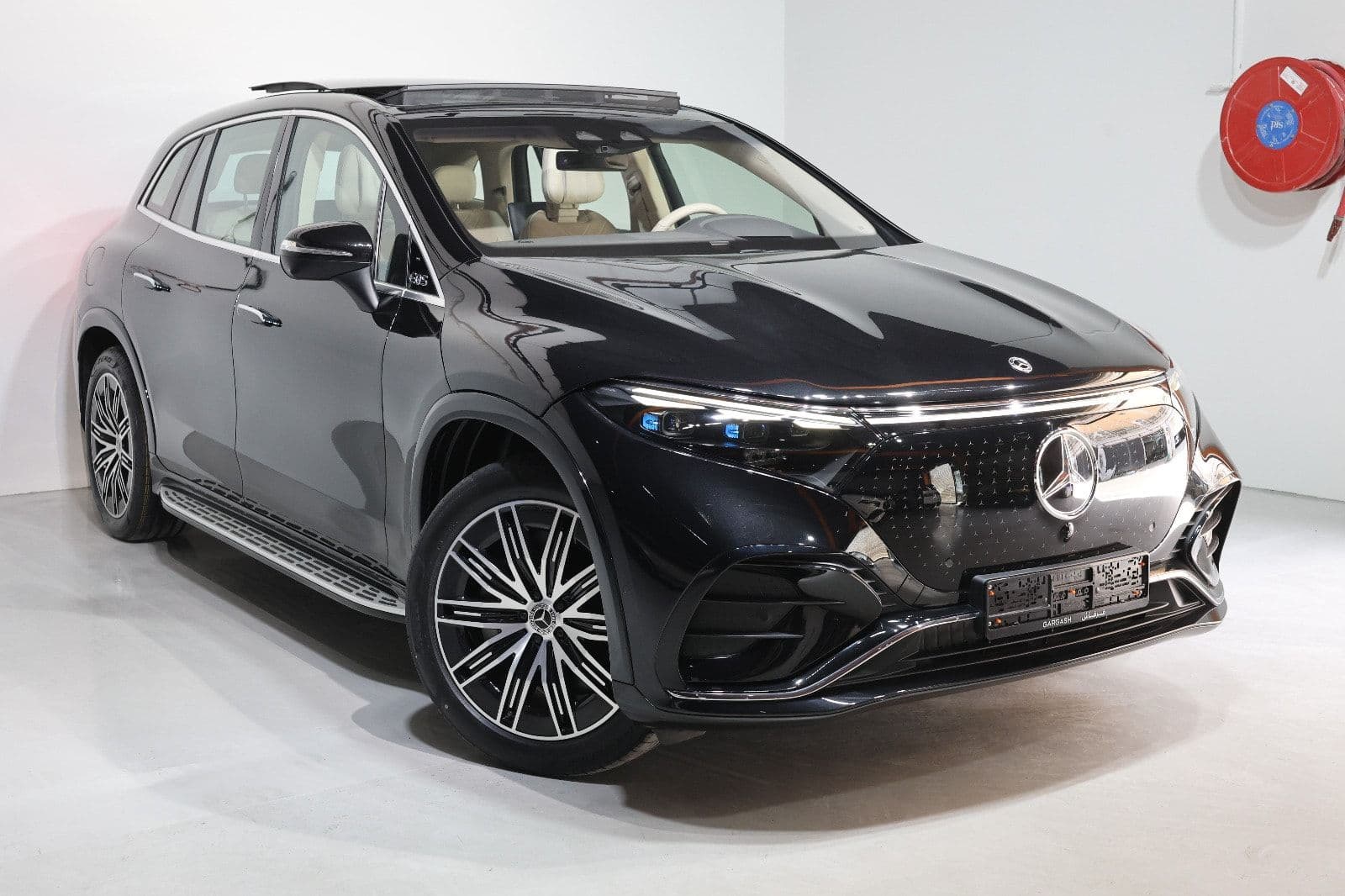 Mercedes-Benz EQS 580 4MATIC | 2023-33000KM | GCC Specs |  in immaculate condition. - Thumbnail 2