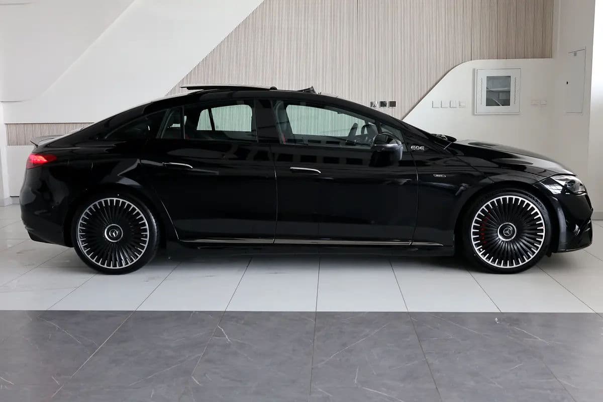 2024 Mercedes-Benz EQE 53 AMG 4MATIC+ -500KM- GCC Specs- Brand New-Under Warranty &amp; service - Thumbnail 8