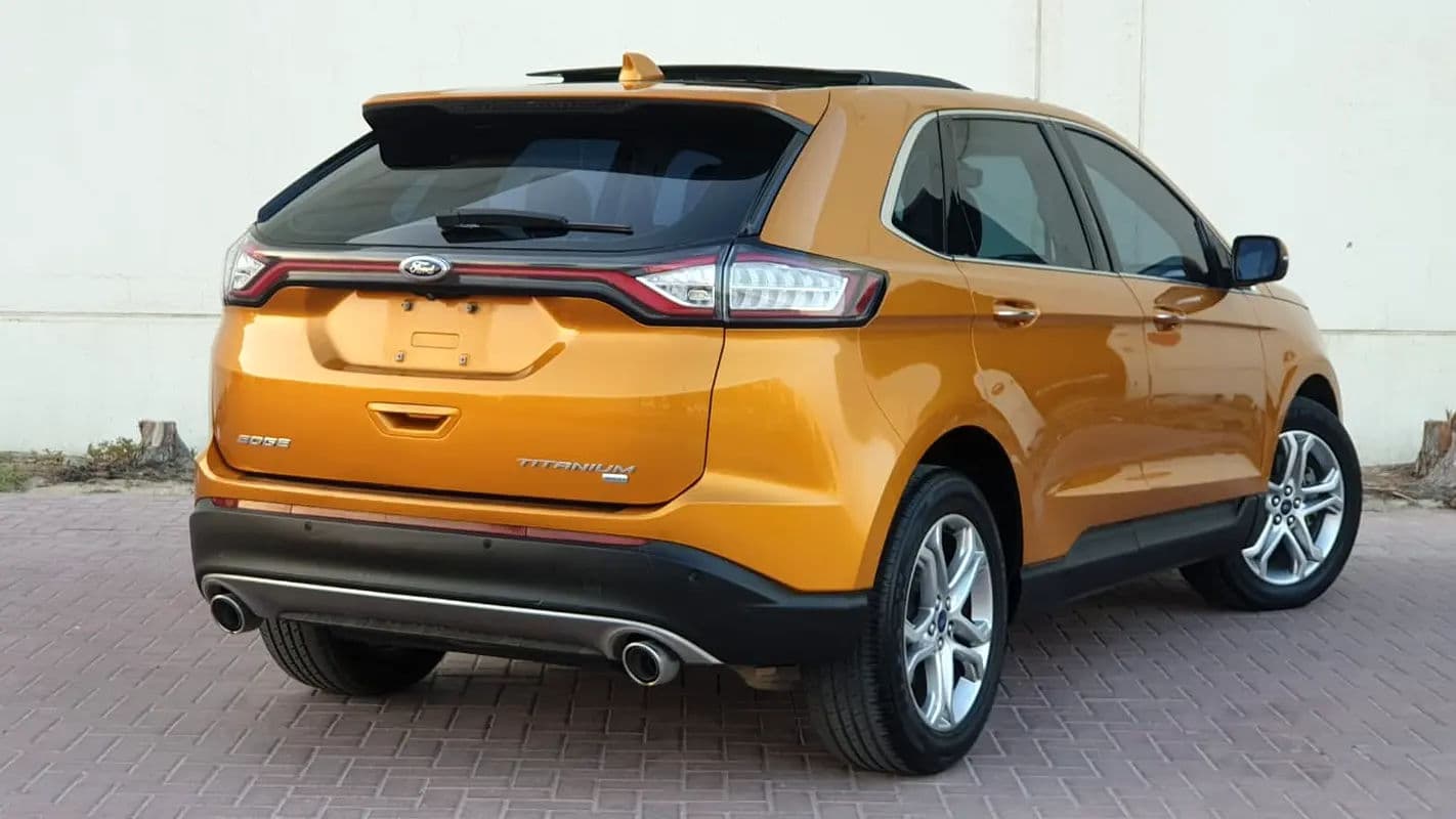FORD EDGE TITANIUM AWD - GCC SPECS - UNDER WARRANTY - ACCIDENT FREE - EXCELENT CONDITION - - Thumbnail 4