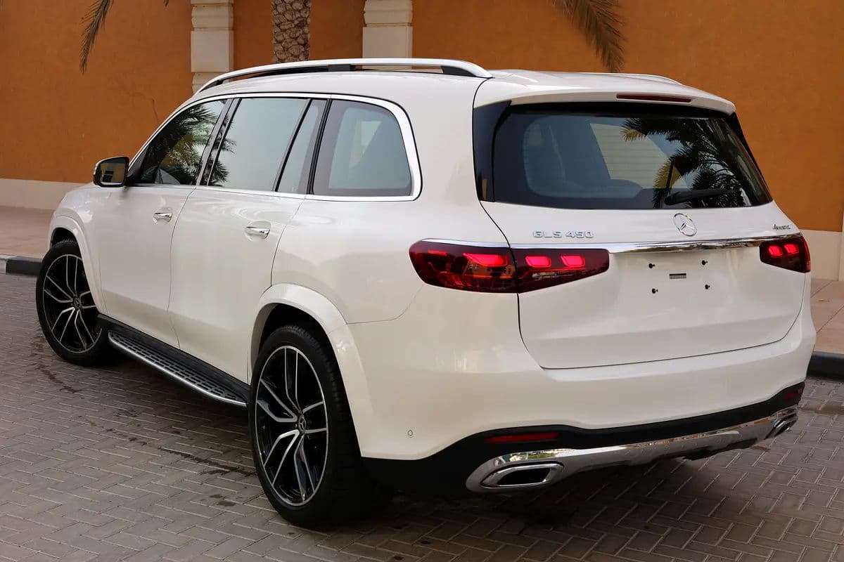 MERCEDES-BENZ GLS 450-NIGHT PACKEG 14000KM ONLY 5 YEAR WARRANTYSERVICE CONTRACT GARGASH-GCC SPE - Thumbnail 3