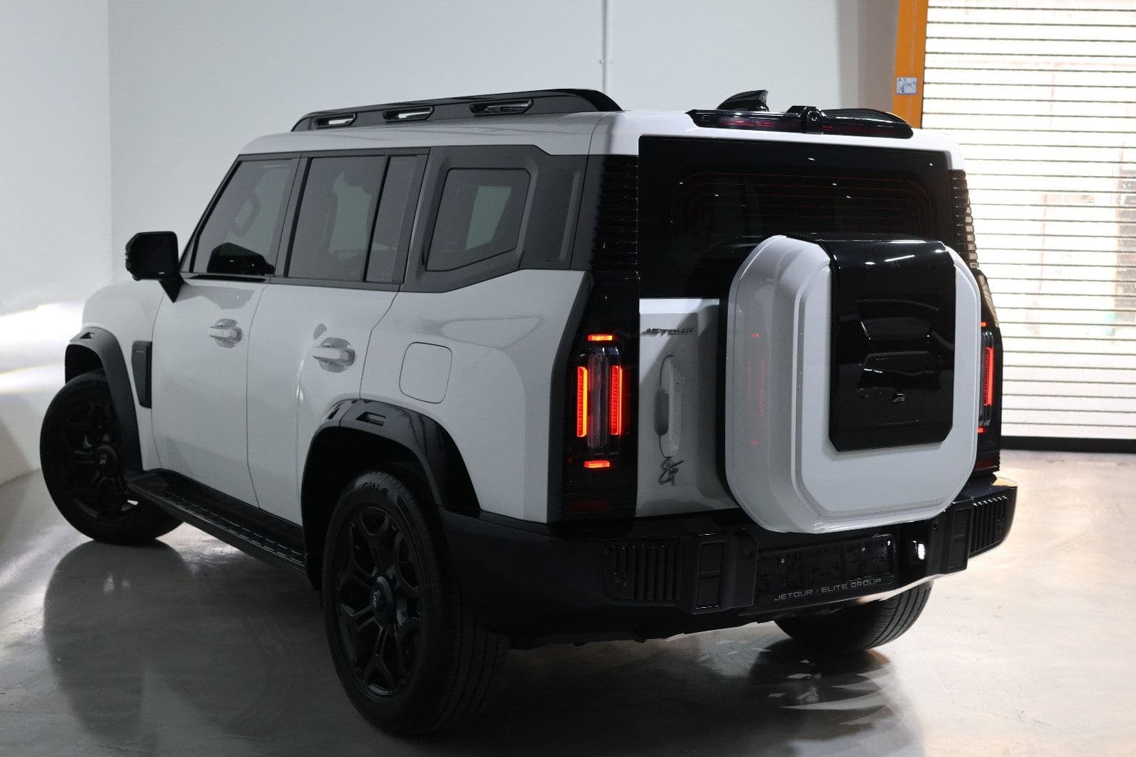 Jetour T2 Luxury Plus 2025 GCC Specs-19000km-Under warranty-Pristine condition - Thumbnail 4
