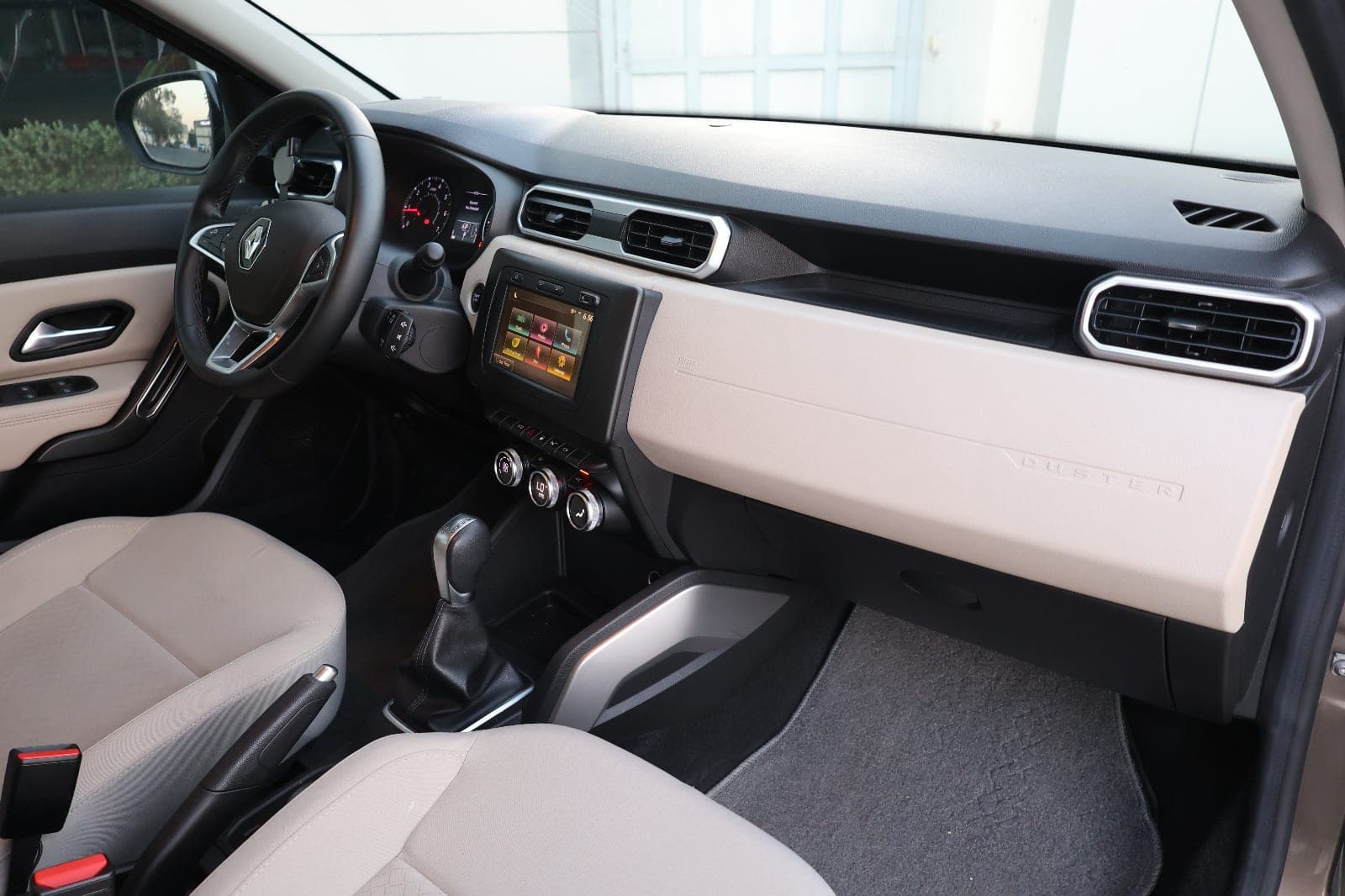 Renault Duster LE 2020 GCC Specs - Fully Loaded SUV-112000KM-EXCELLENT CONDITION - Thumbnail 15