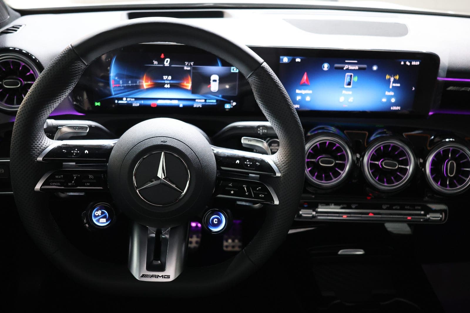 2025 Mercedes-Benz A-Class A 35 AMG | GCC Specs | Performance Luxury - Thumbnail 11