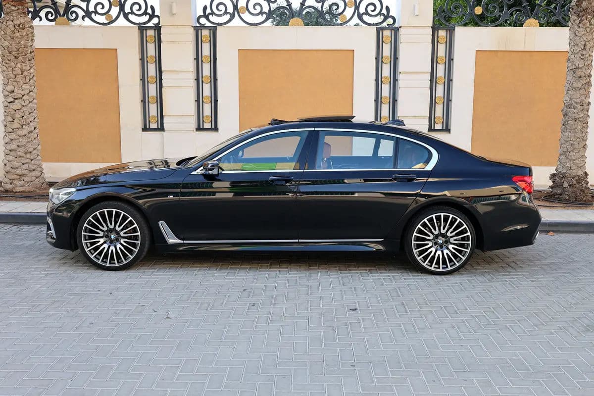 BMW 7-Series-740Li-2016-98000KM-GCC SPECS-EXCELLENT CONDITION - Thumbnail 6