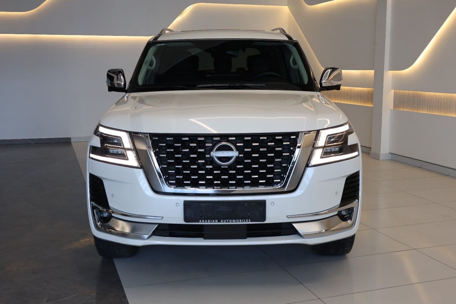 Nissan Patrol LE Platinum City 2024 GCC Specs-44000km-Under warranty & service-Pristine condition - Thumbnail 7