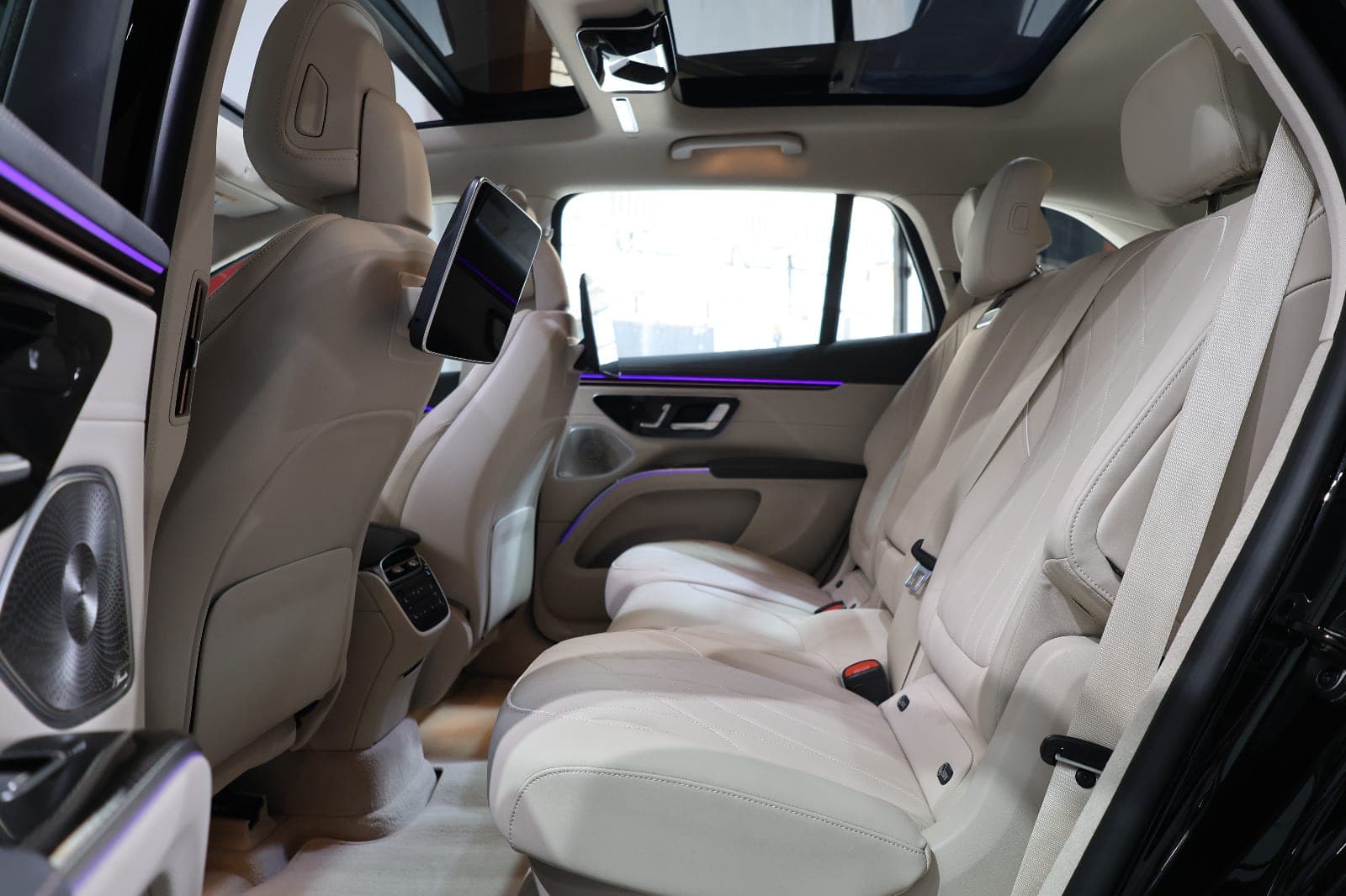 Mercedes-Benz EQS 580 4MATIC | 2023-33000KM | GCC Specs |  in immaculate condition. - Thumbnail 20