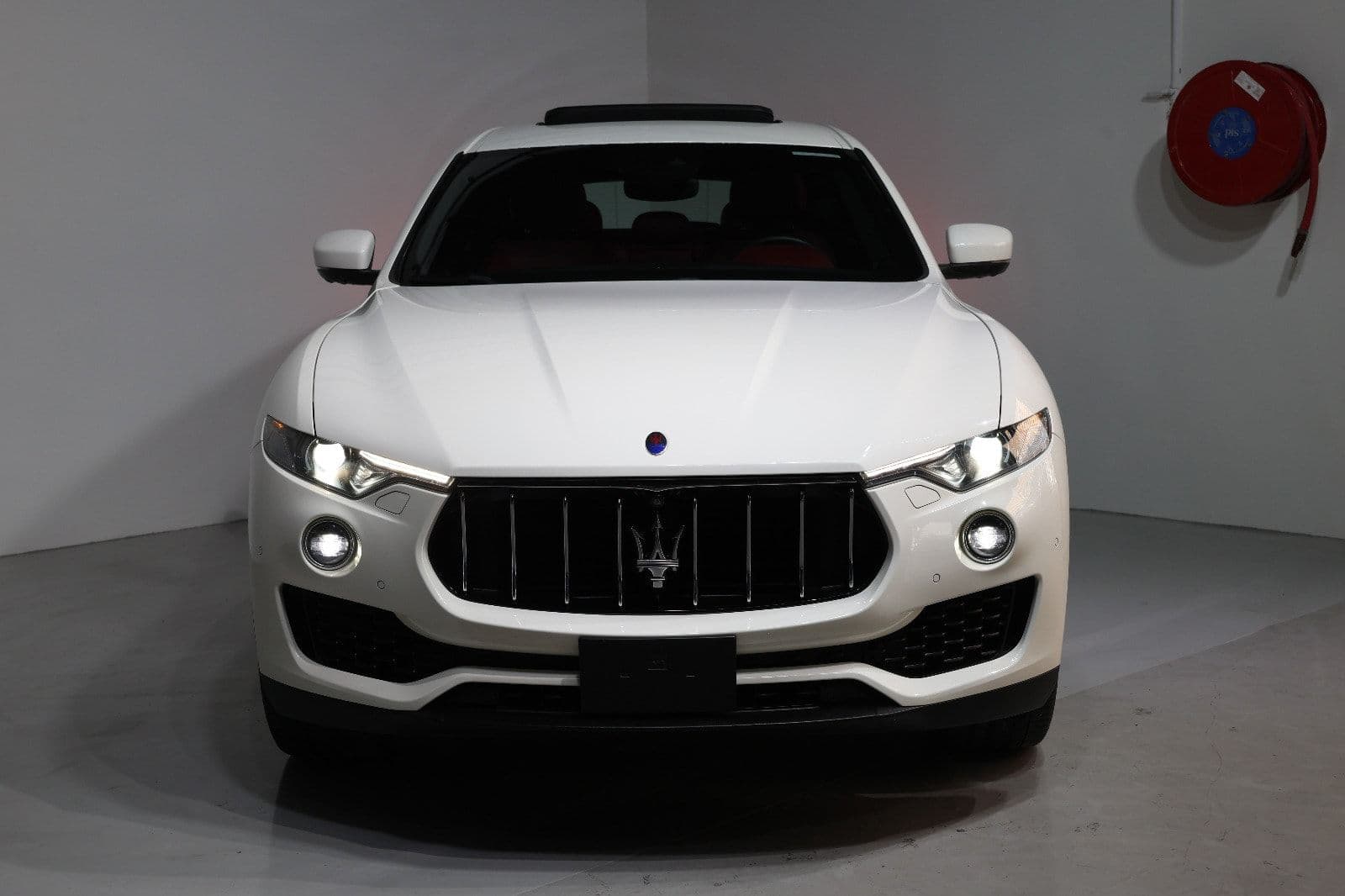 Maserati Levante SQ4 2019 | GCC Specs | 173000KM | Excellent Condition - Thumbnail 3