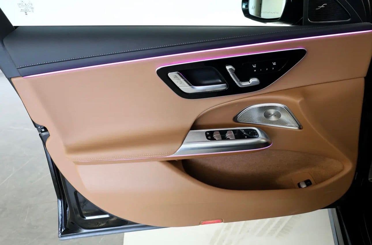 Brand new 2025 Mercedes-Benz E 300 - Thumbnail 8