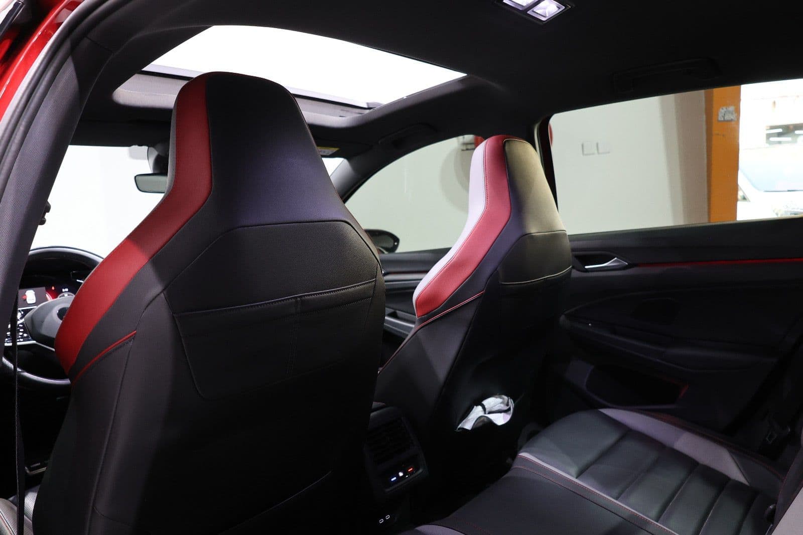 2021 Volkswagen Golf GTI | GCC Specs | Low Mileage - Thumbnail 17