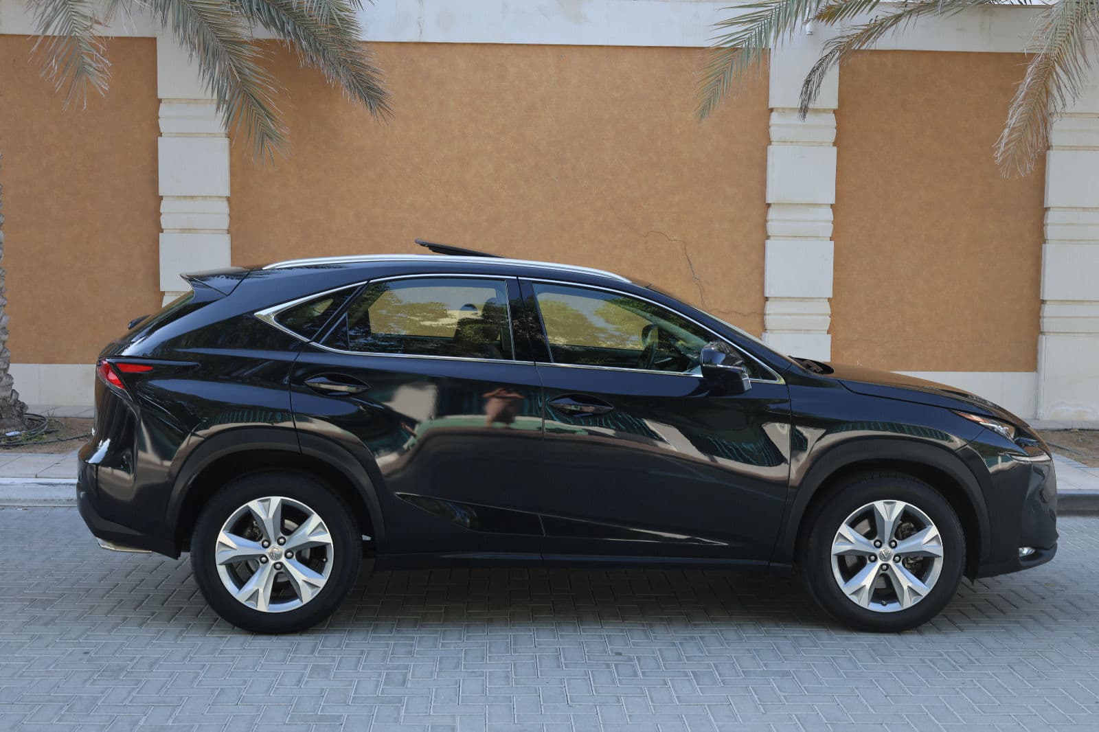 Lexus NX-Series-NX200t-2017-137000KM-GCC SPECS-EXCELLENT CONDITION