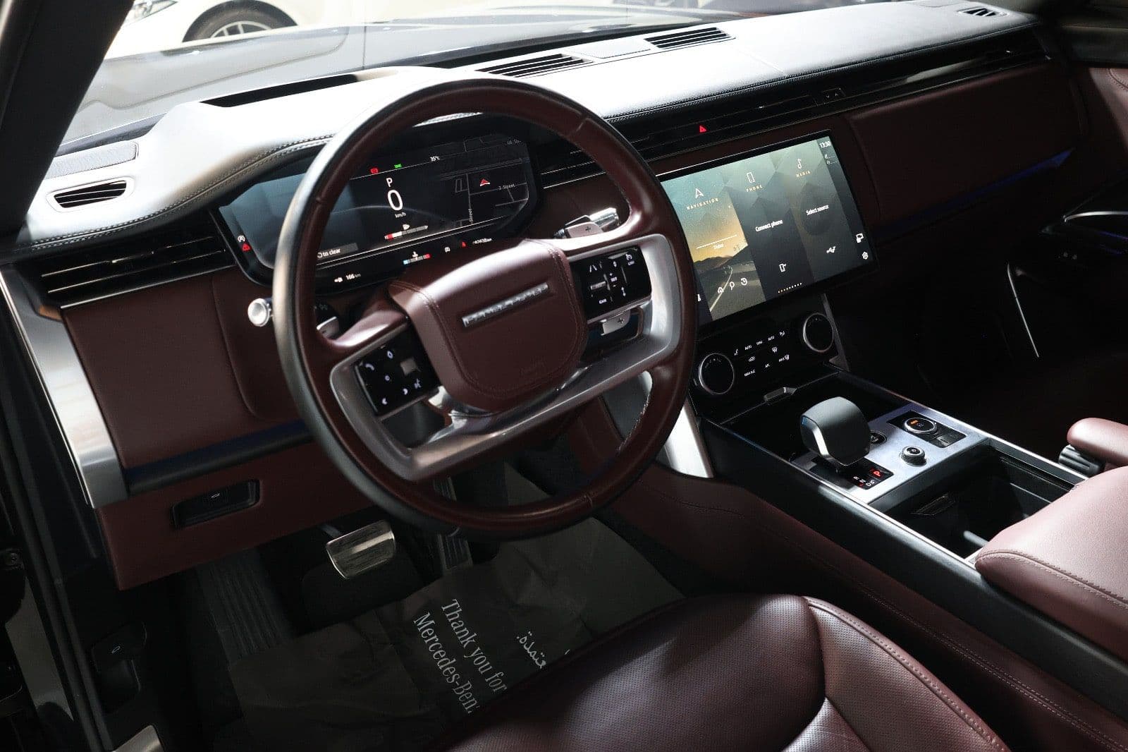Land Rover Range Rover Vogue LE Supercharged -2022-92000km- GCC Specs - Thumbnail 9