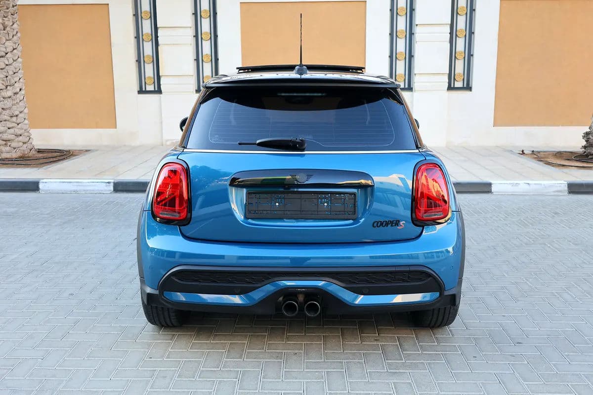 MINI COOPER S - GCC SPECS - UNDER WARRANTY / SERVICE CONTRACT - ACCIDENT FREE - FULL SERVICE HISTORY - Thumbnail 6