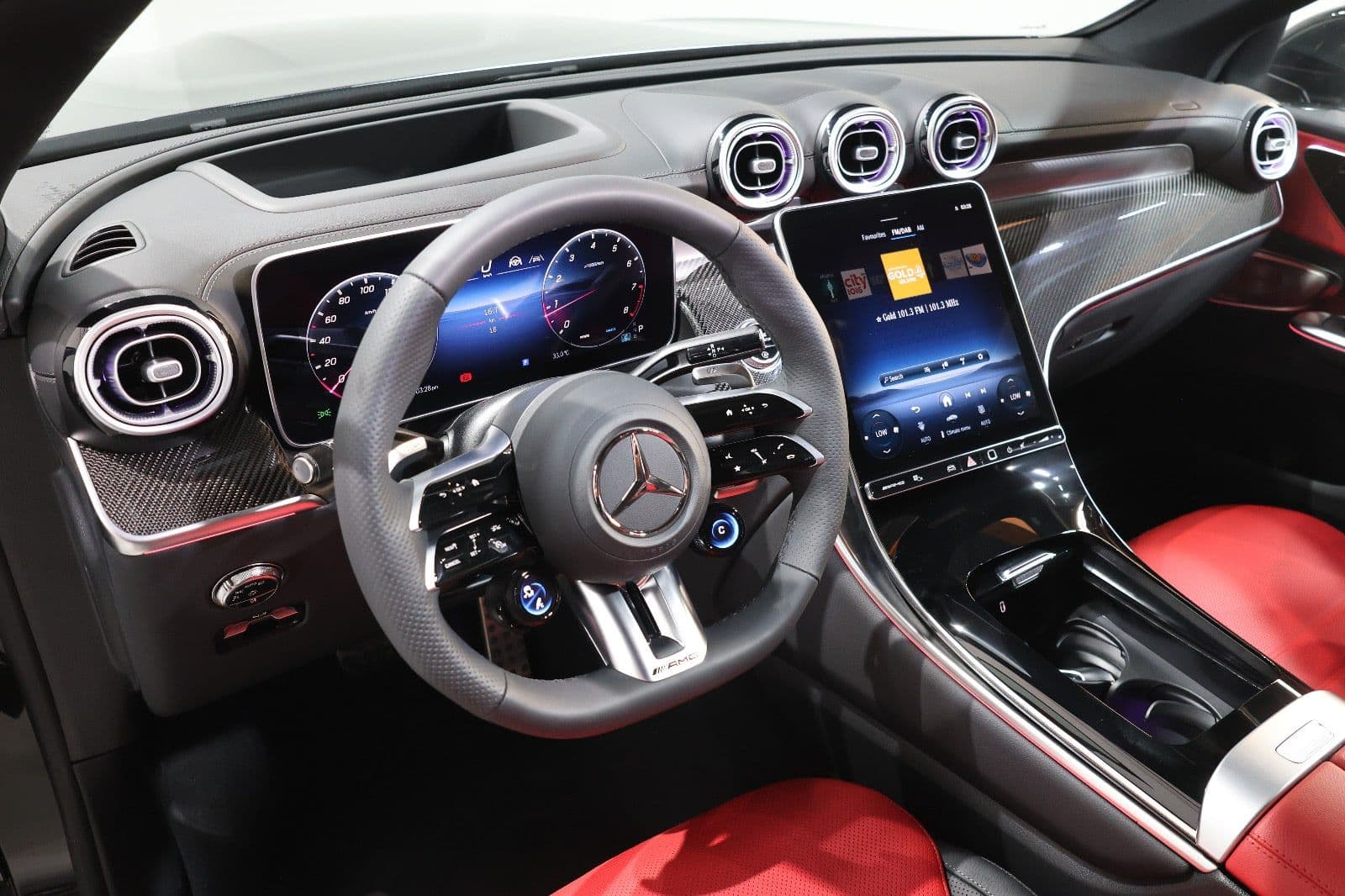 2025 Mercedes-Benz GLC 43 AMG 4MATIC Coupe | GCC Specs | Brand New-Under warranty  - Thumbnail 11