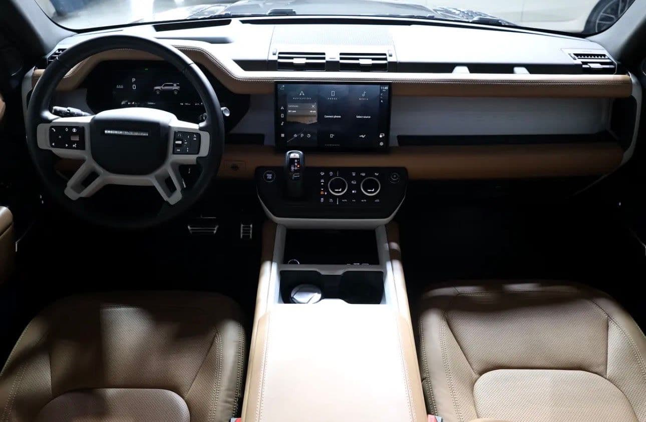 Brand new 2025 Land Rover Defender 110 HSE P400 76000KM -GCC-spec - Thumbnail 12