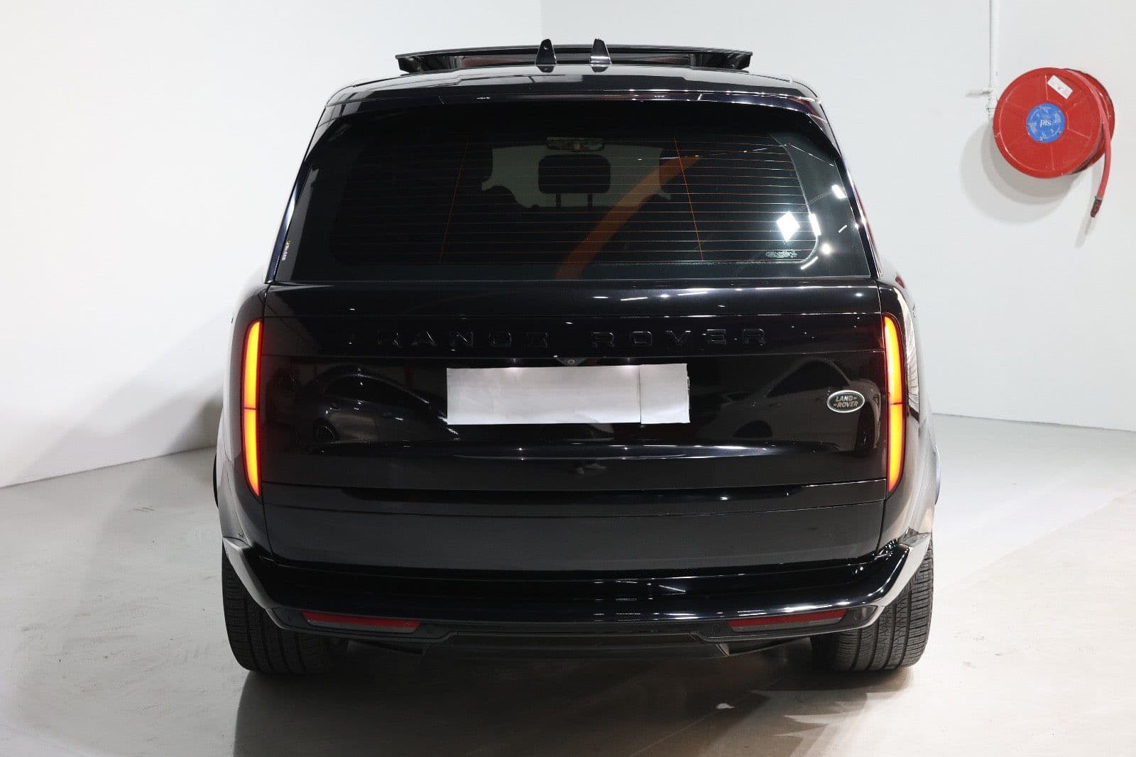 Land Rover Range Rover Vogue LE Supercharged -2022-92000km- GCC Specs - Thumbnail 6