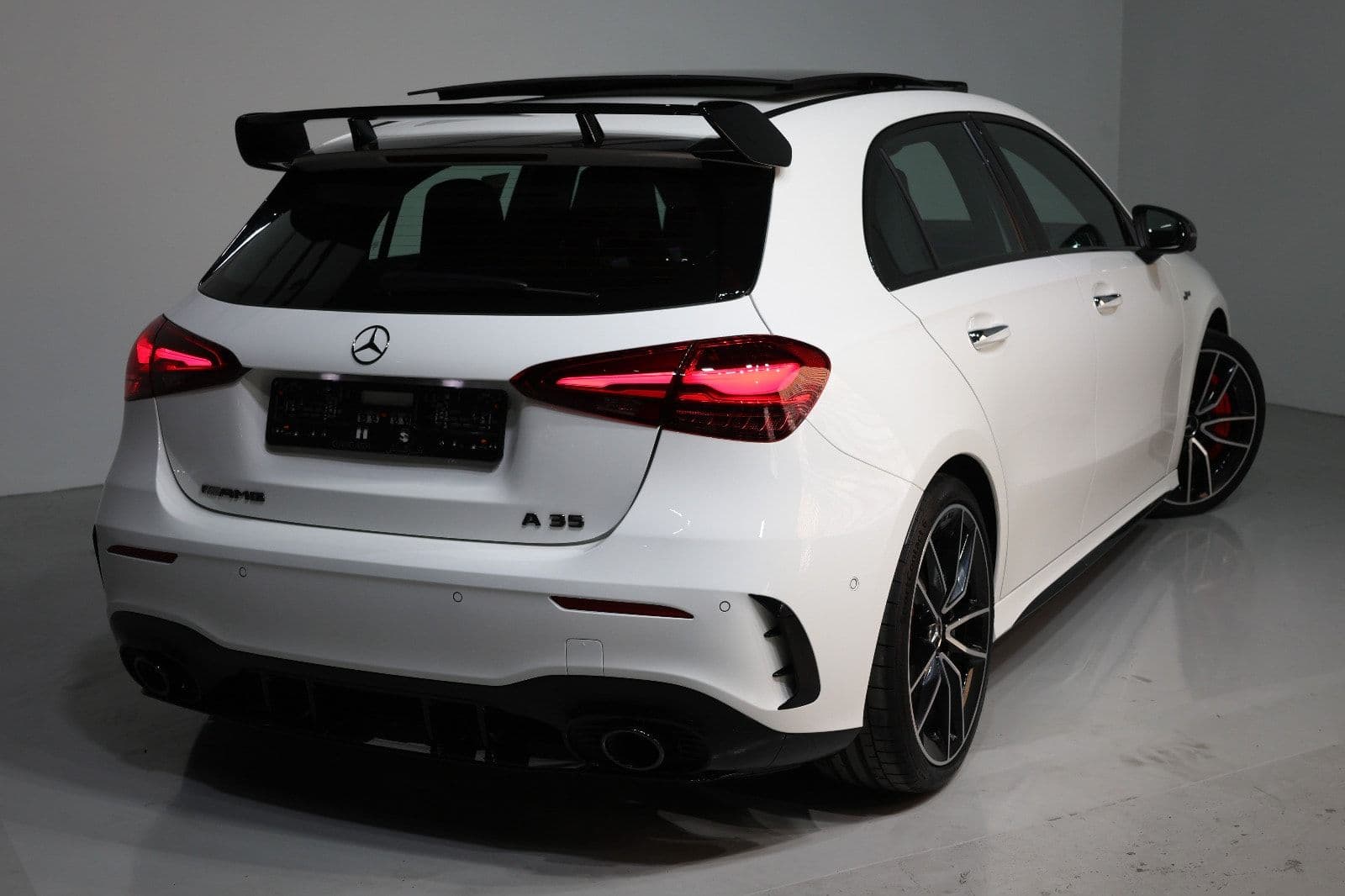 2025 Mercedes-Benz A-Class A 35 AMG | GCC Specs | Performance Luxury - Thumbnail 4