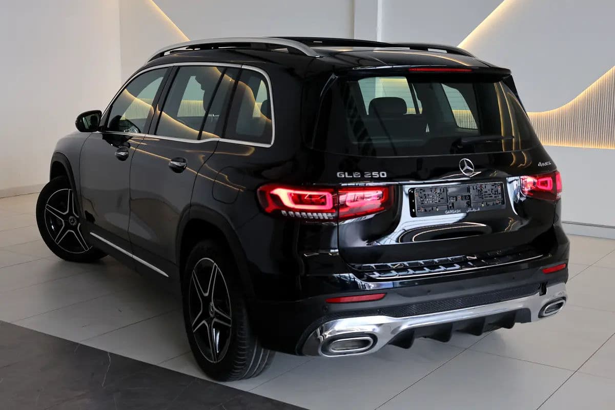 2023 Mercedes-Benz GLB 250 4MATIC | GCC Specs | Low Mileage 46000km-UNDER WARRANTY  SERVICE - Thumbnail 4