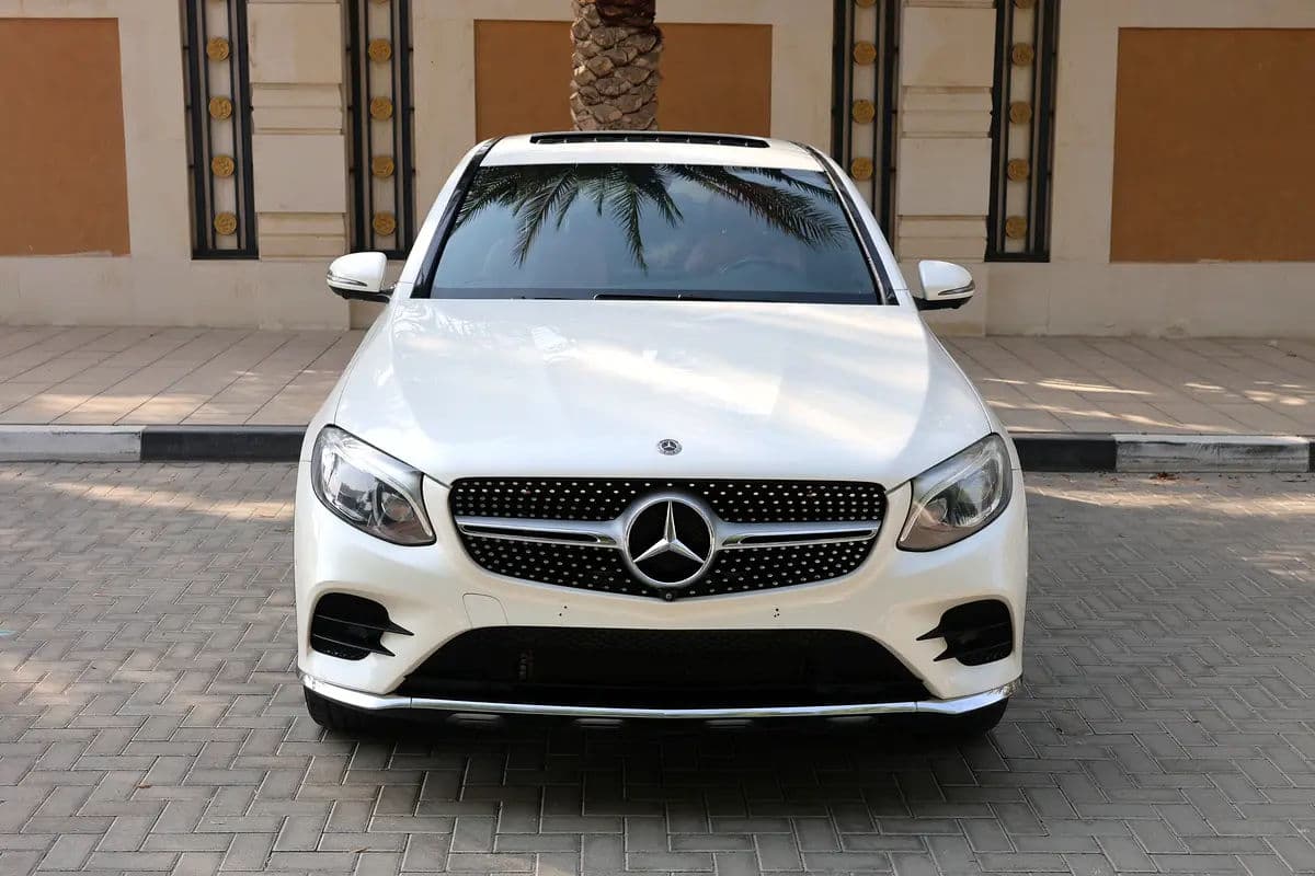 GLC250 COUPE AMG - GCC SPECS - FULL SERVICE HISTORY - ACCIDENT FREE - EXCELENT CONDITION - - Thumbnail 7