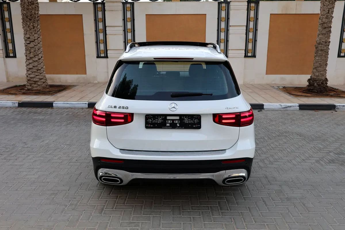 MERCEDES-BENZ GLB 250-2025-8000KM-GCC SPECS-UNDER WARRANTY  SERVICE FROM MRCEDES DEALER - Thumbnail 6