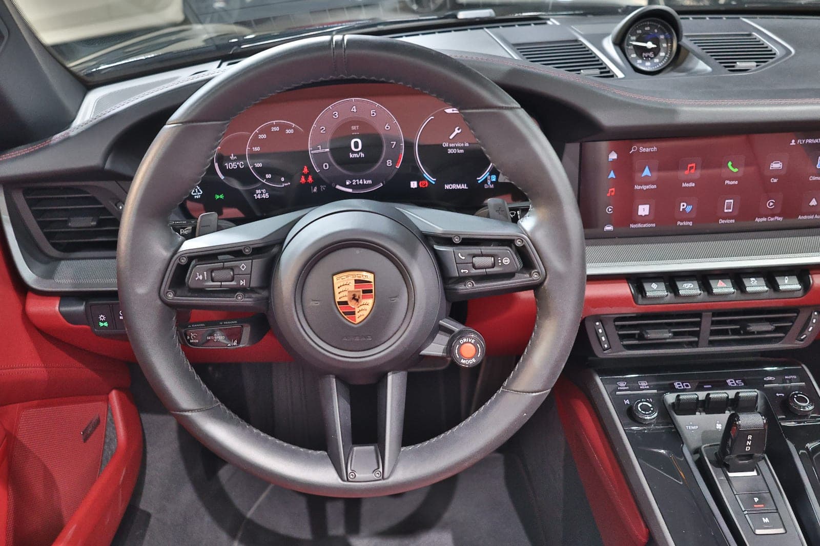 Porsche 911 Carrera 2025 GCC Specs-14000KM-UNDER WARRANTY & SERVICE-PRISTINE CONDITION - Thumbnail 12