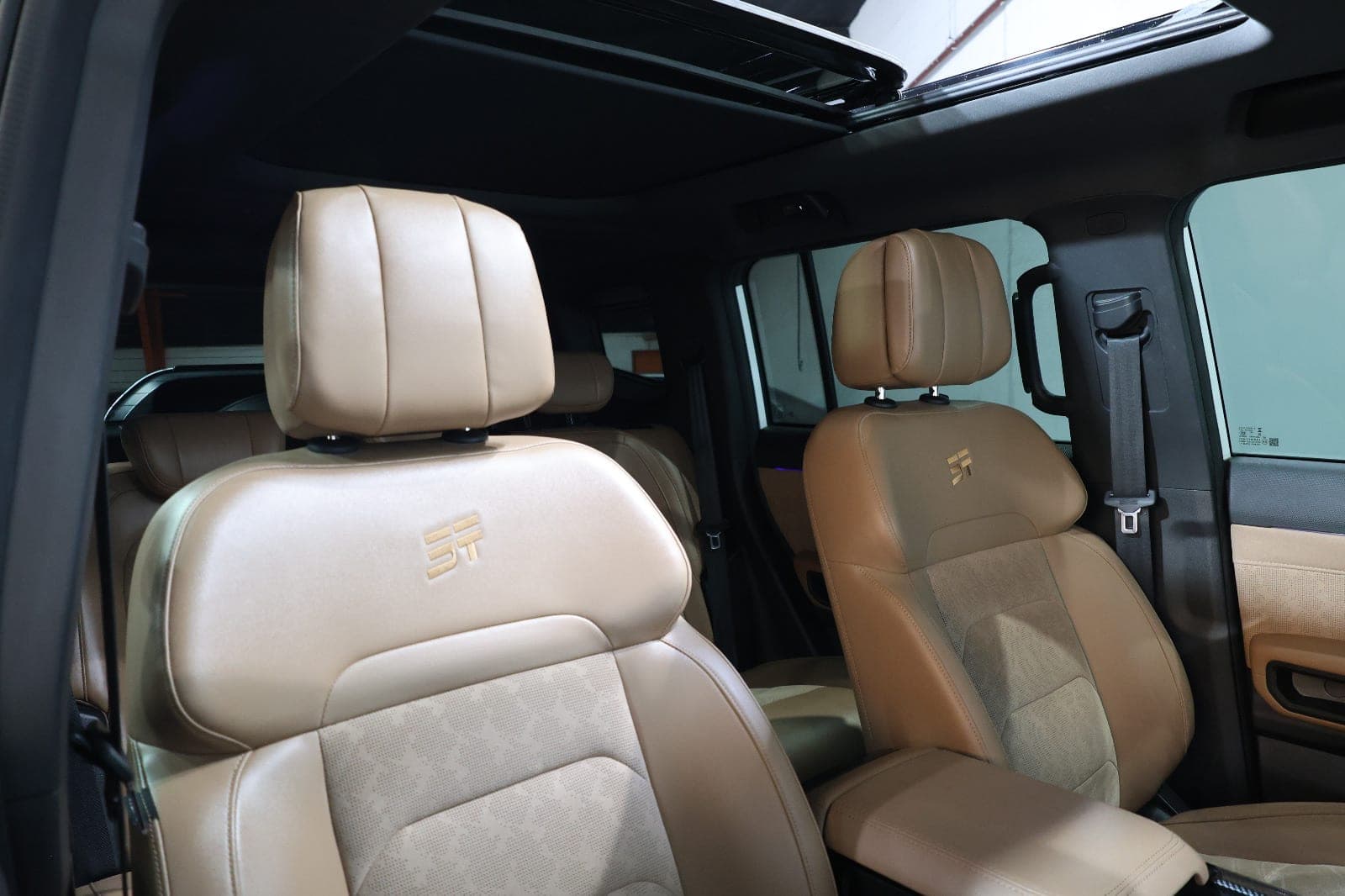 Jetour T2 Luxury Plus 2025 GCC Specs-19000km-Under warranty-Pristine condition - Thumbnail 16
