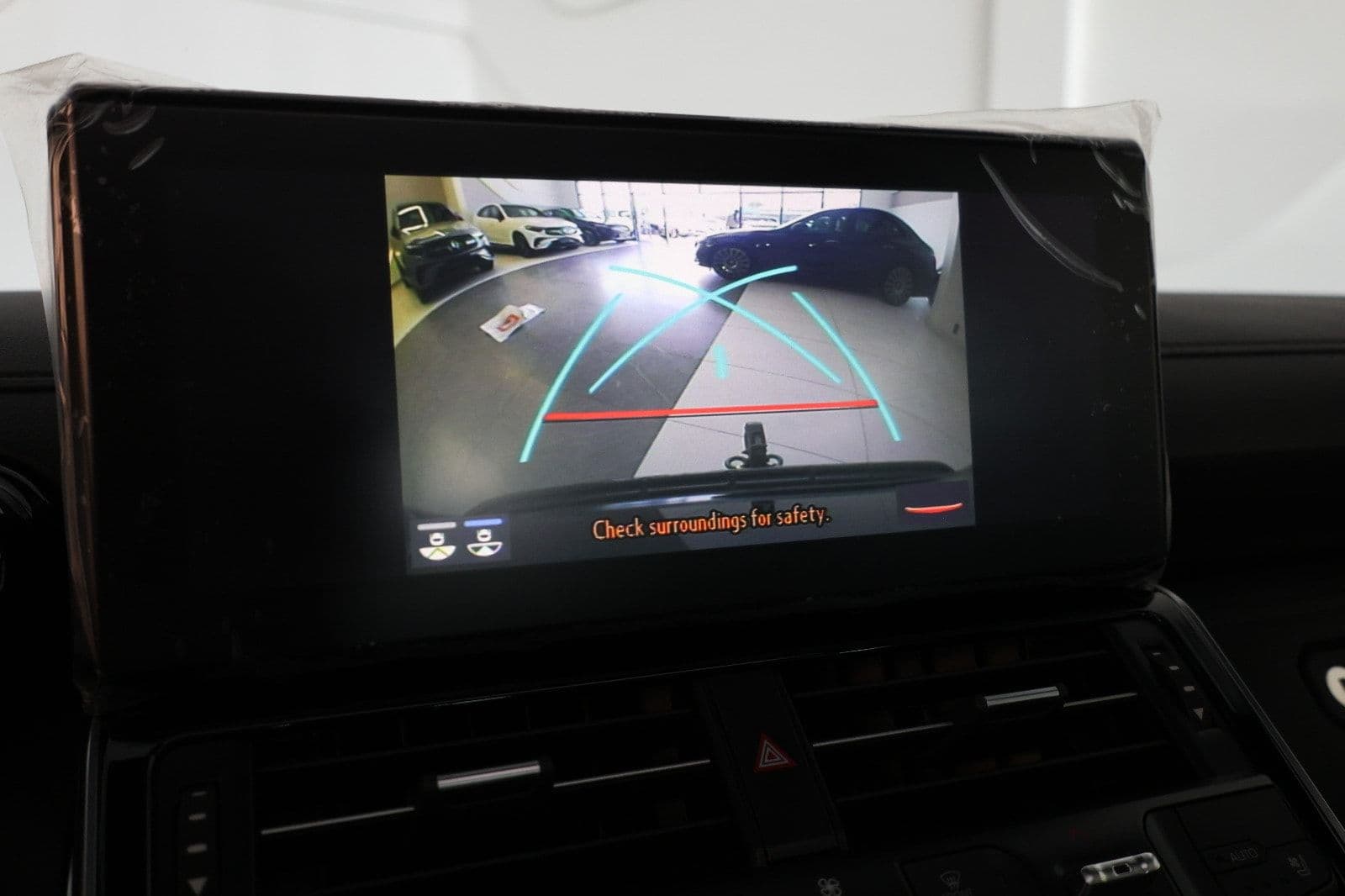 Toyota Land Cruiser 2023 GXR - GCC Specs - Low Mileage 47000km-Excellent condition - Thumbnail 11