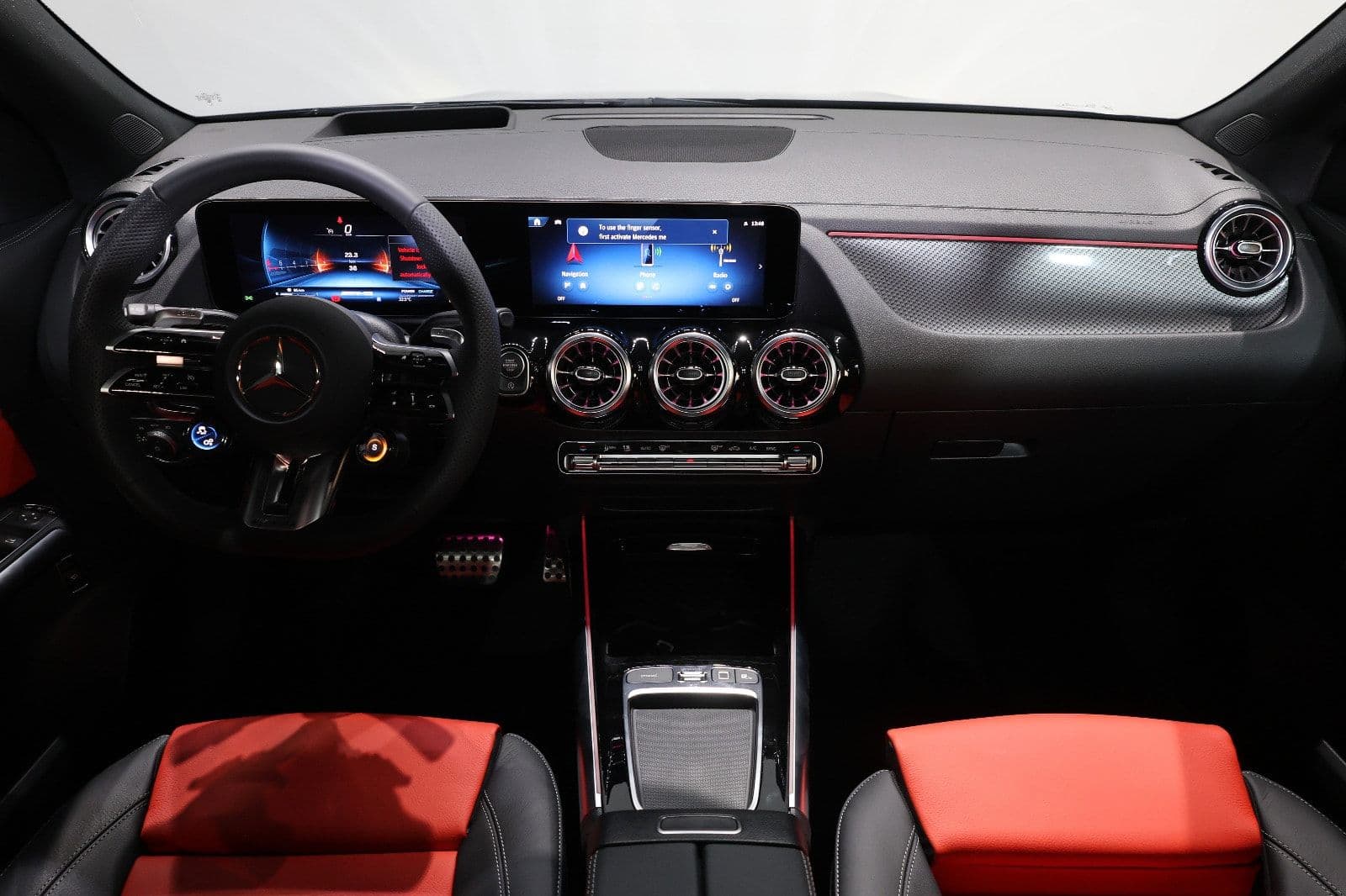 2025 Mercedes-Benz GLA 35 AMG -GCC-spec -brand new -under warranty & service - Thumbnail 9