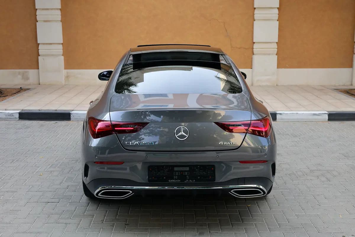 CLA250 4MATIC - GCC SPECS - 5 YEARS WARRANTY / SERVICE 105,000 KM - ACCIDENT FREE - - Thumbnail 8
