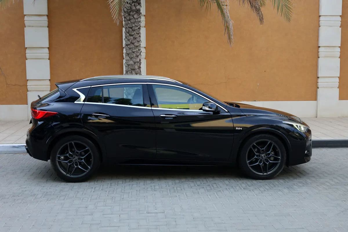 INFINITI Q30S - UNDER WARRANTY - GCC SPECS - FULL SERVICE HISTORY - ACCIDENT FREE - - Thumbnail 9