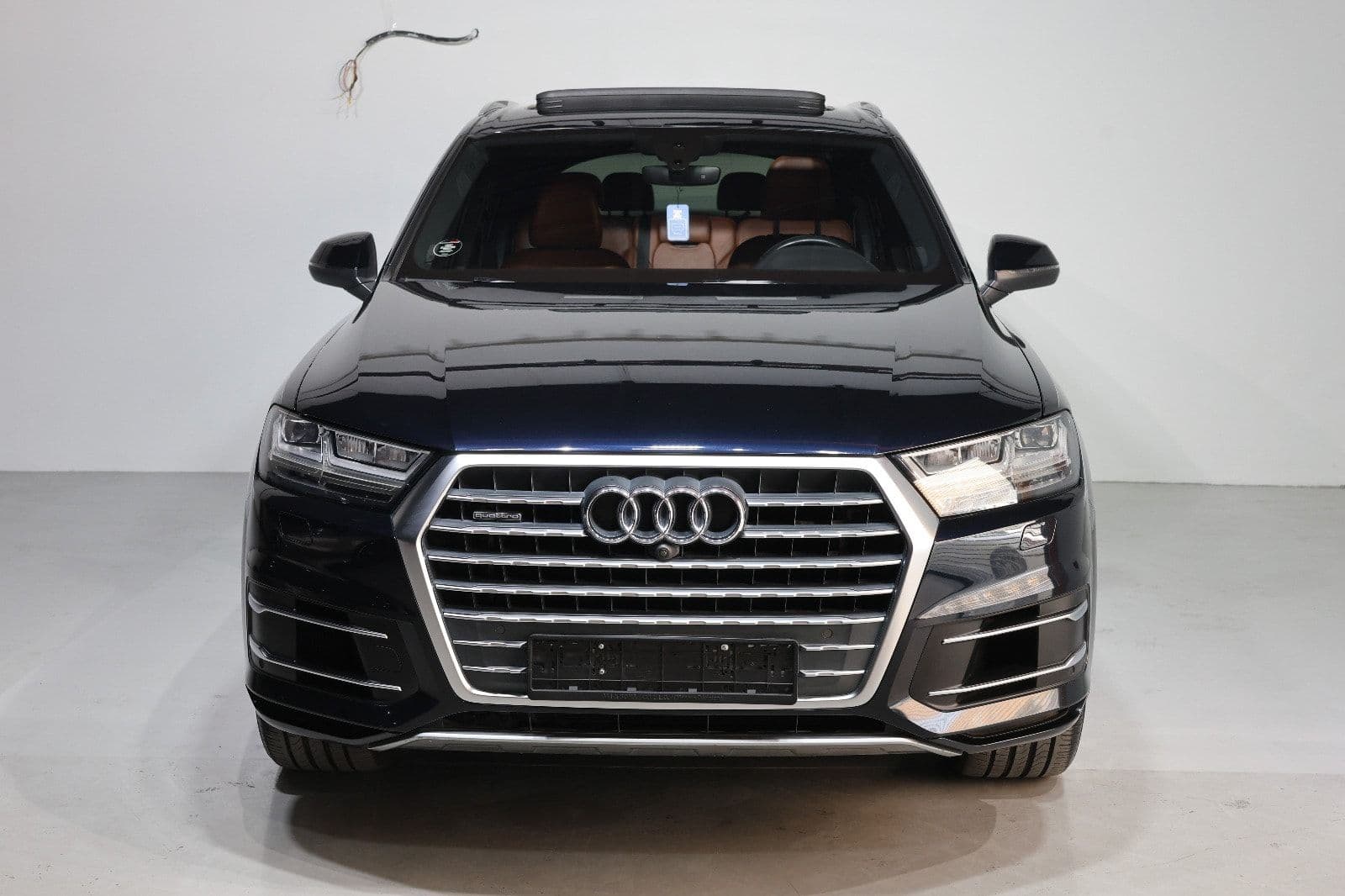 Audi Q7 45 TFSI Quattro 2017 | GCC Specs | Well Maintained - Thumbnail 7