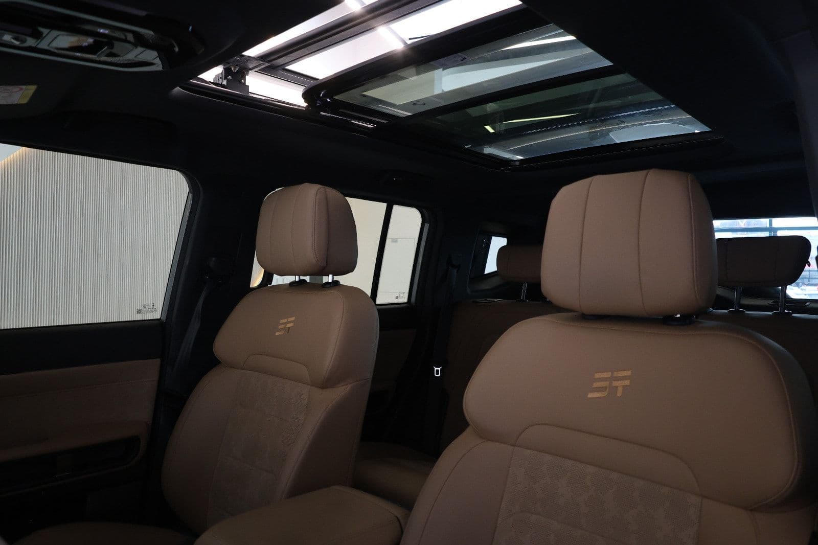 Jetour T2 Luxury Plus 2025 GCC Specs-17000km--Under warranty-Pristine condition - Thumbnail 10