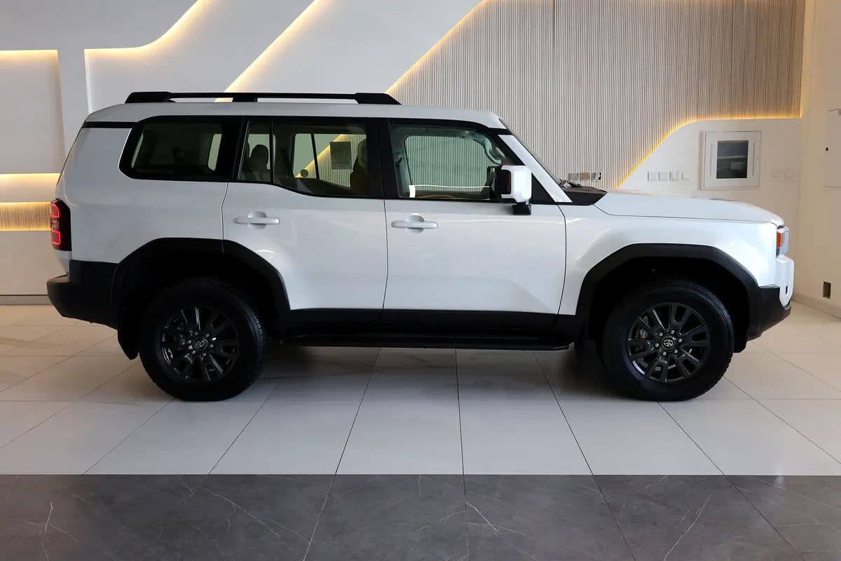 2024 Toyota Prado GXR-ZERO KM - GCC Specs -UNDER WARRANTY  SERVICE -Brand New - Thumbnail 5