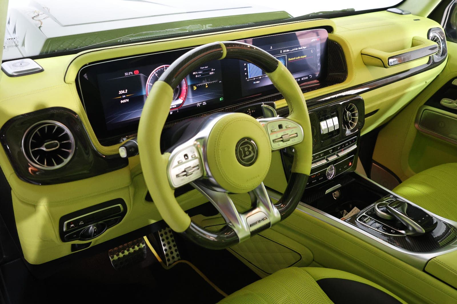 Mercedes-Benz G-Class Brabus G 900 Rocket Edition 2019-94000KM GCC Specs-pristine condition. - Thumbnail 11